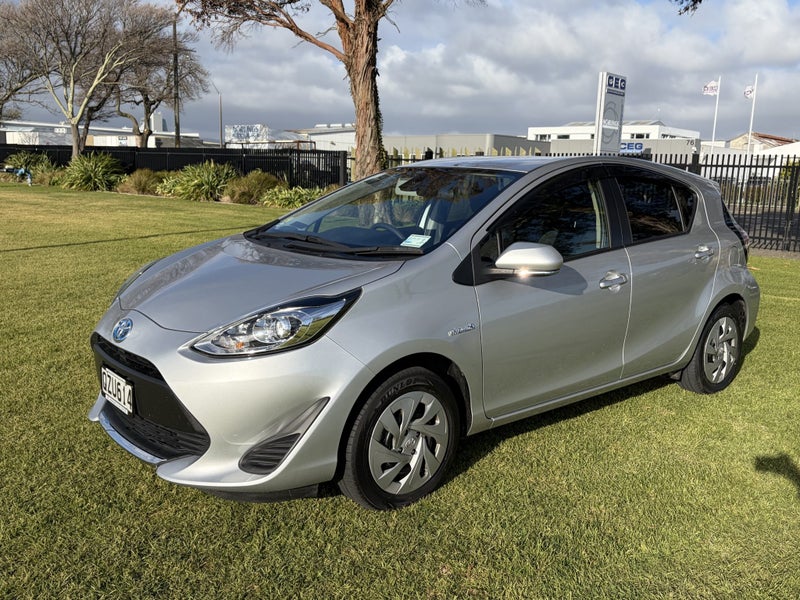 2020 Toyota Aqua 1.5 Hybrid 5 Dr Hatch CVT image 3