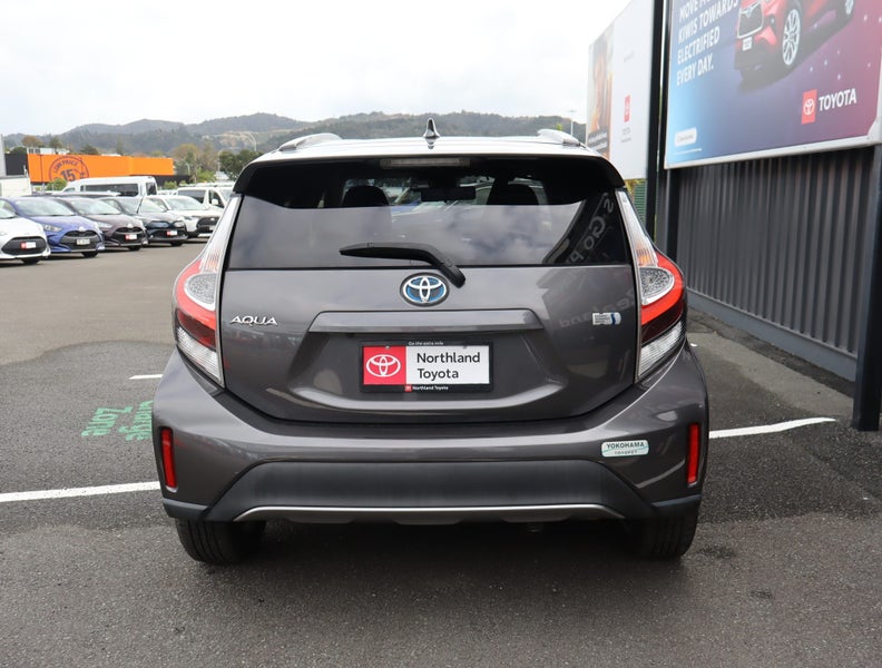 2020 Toyota Aqua 1.5 Hybrid Crossover 5 Dr Hatc... image 3