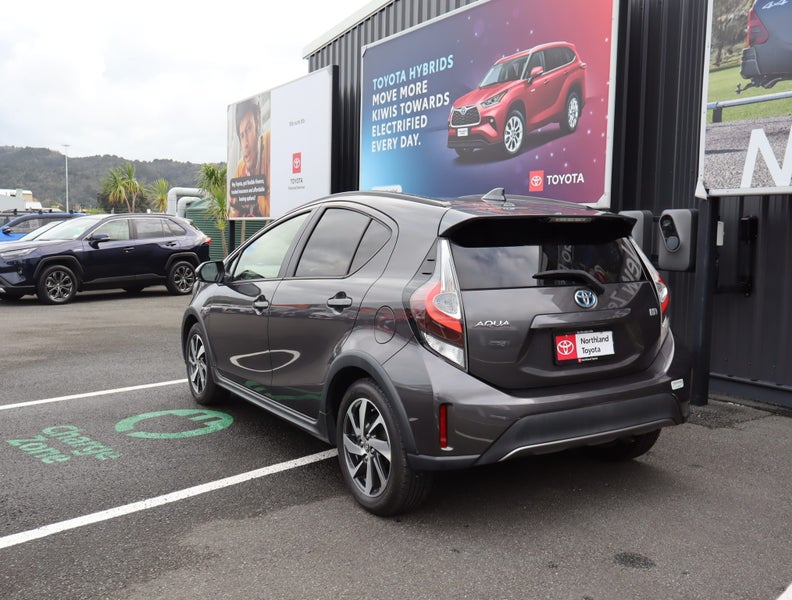 2020 Toyota Aqua 1.5 Hybrid Crossover 5 Dr Hatc... image 5