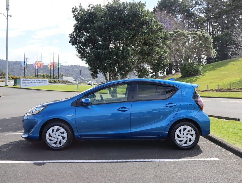2020 Toyota Aqua 1.5 Hybrid S 5 Dr Hatch CVT 2WD image 3