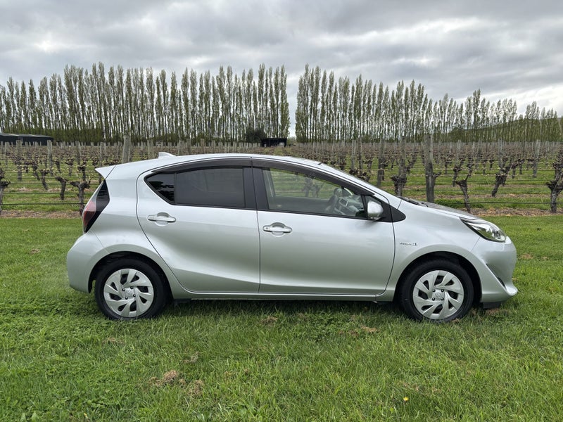 2020 Toyota Aqua 1.5 Hybrid S 5 Dr Hatch CVT 2WD image 3