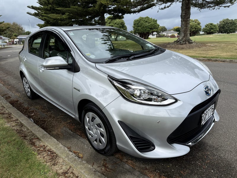 2020 Toyota Aqua 1.5 Hybrid S Business Package... image 3