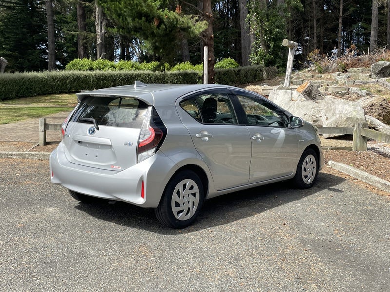 2020 Toyota Aqua 1.5 L 5Dr Hatch image 4