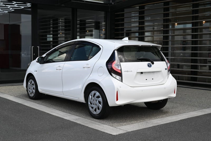 2020 Toyota Aqua 1.5 Petrol Hybrid S FWD Hatchback image 2