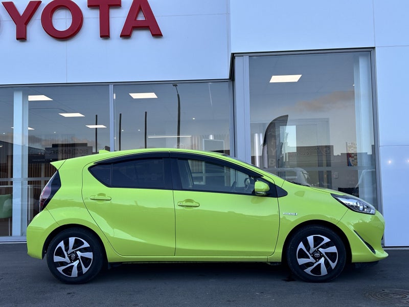 2020 Toyota Aqua 1.5P HYBRID G spec image 2