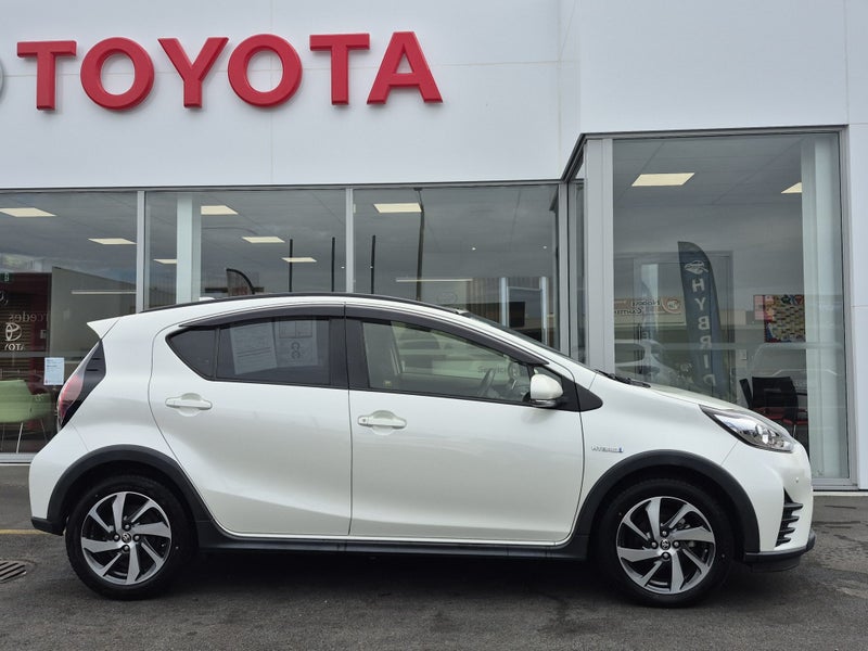 2020 Toyota Aqua Crossover 1.5P HYBRID image 3