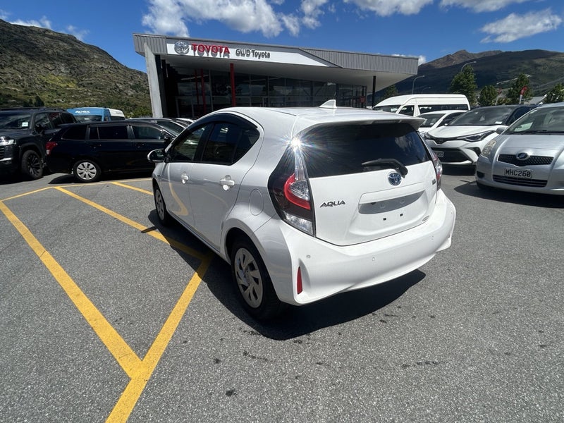 2020 Toyota Aqua Hybrid image 5