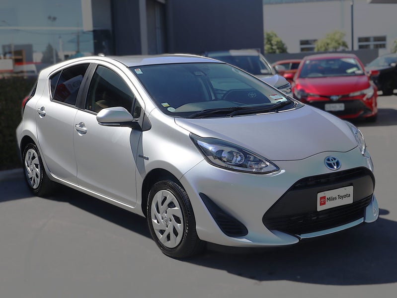 2020 Toyota Aqua HYBRID L Spec, Auto image 1