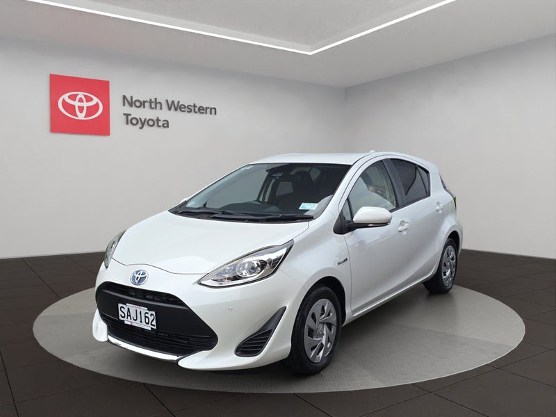2020 Toyota Aqua Hybrid S image 3