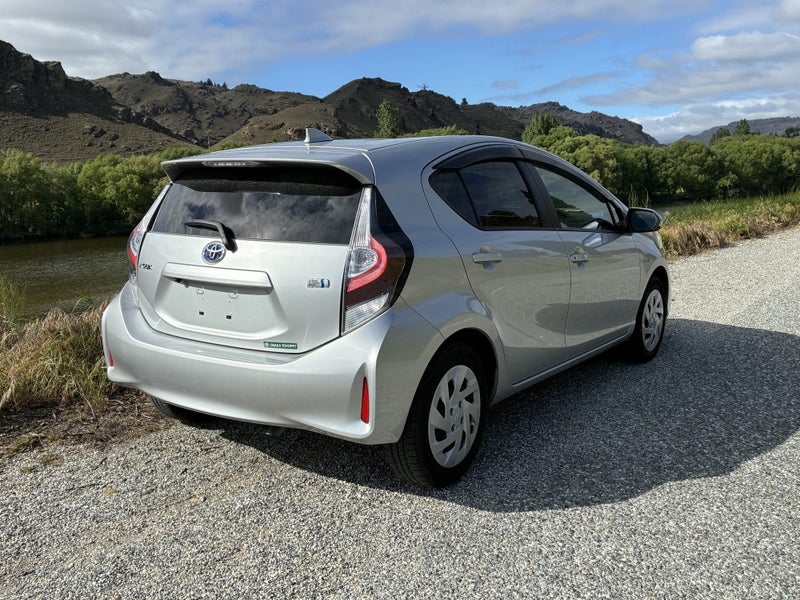 2020 Toyota Aqua Hybrid S image 3