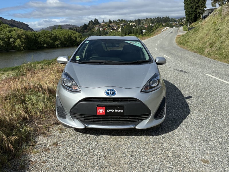 2020 Toyota Aqua Hybrid S image 4