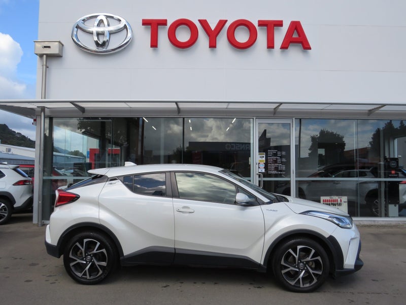 2020 Toyota C-HR 1.2PT CVT FWD SUV image 4