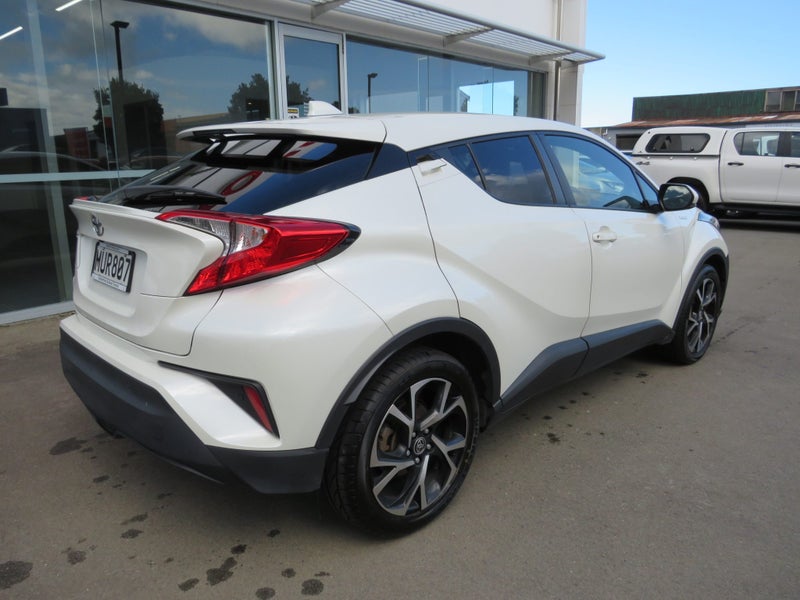 2020 Toyota C-HR 1.2PT CVT FWD SUV image 5