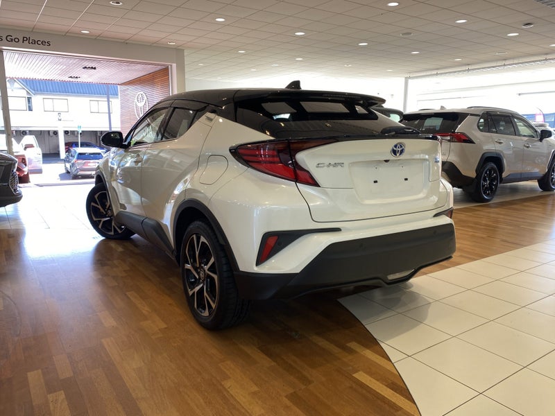 2020 Toyota C-HR 1.8 Hybrid G 5 Dr SUV CVT FWD image 2