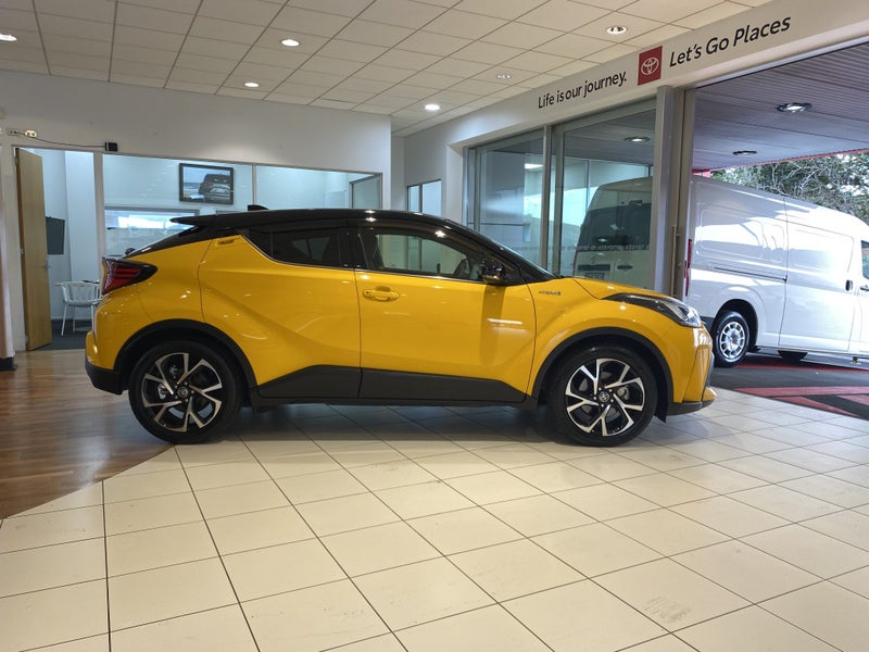 2020 Toyota C-HR 1.8 Hybrid G 5 Dr SUV CVT FWD... image 4