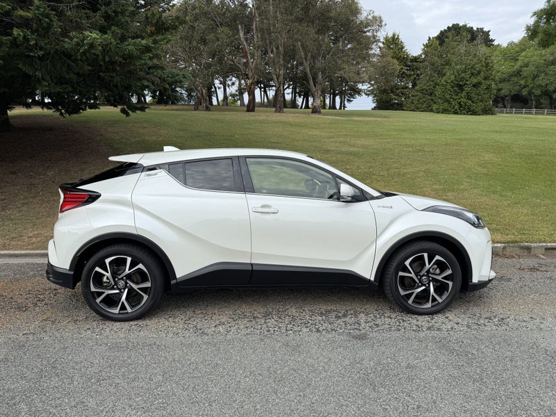 2020 Toyota C-HR 1.8 Hybrid G 5 Dr SUV CVT FWD image 3