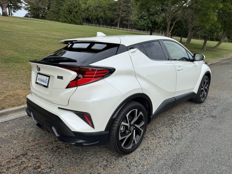 2020 Toyota C-HR 1.8 Hybrid G 5 Dr SUV CVT FWD image 4