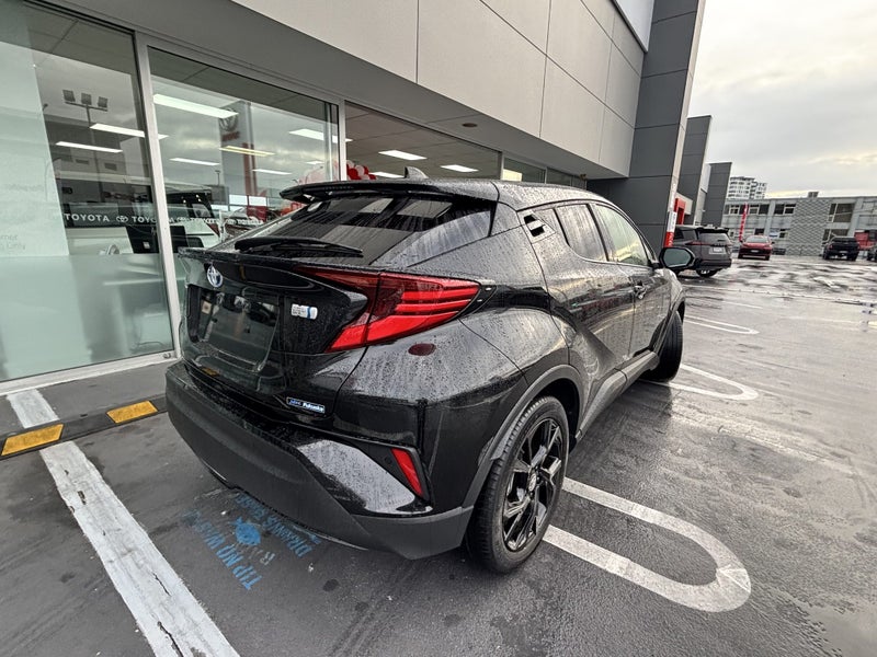 2020 Toyota C-HR 1.8 Hybrid G 5 Dr SUV CVT FWD image 3