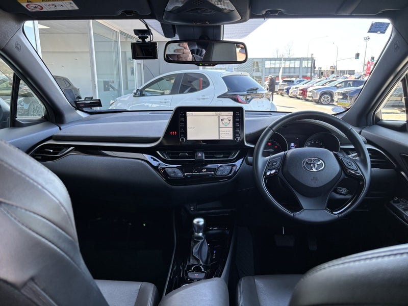 2020 Toyota C-HR 1.8 Hybrid G 5 Dr SUV CVT FWD image 2