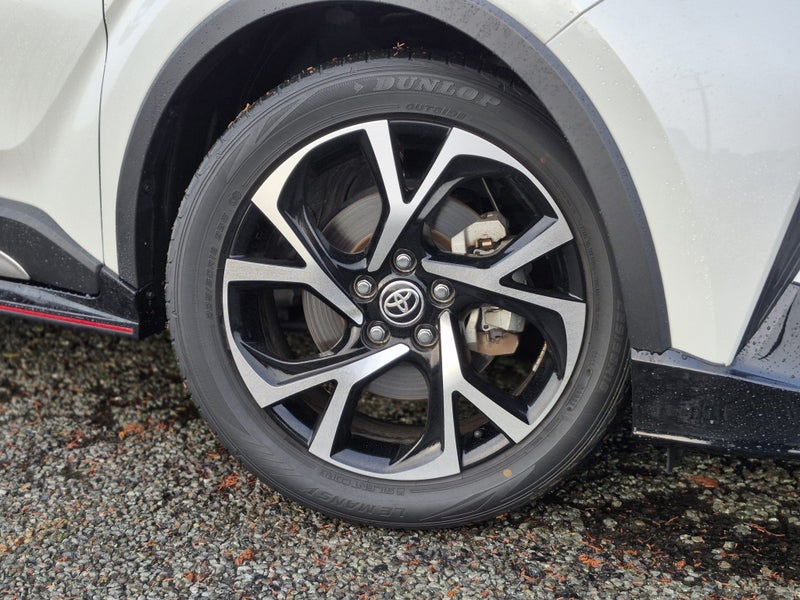 2020 Toyota C-HR 1.8 Hybrid G 5 Dr SUV CVT FWD image 2