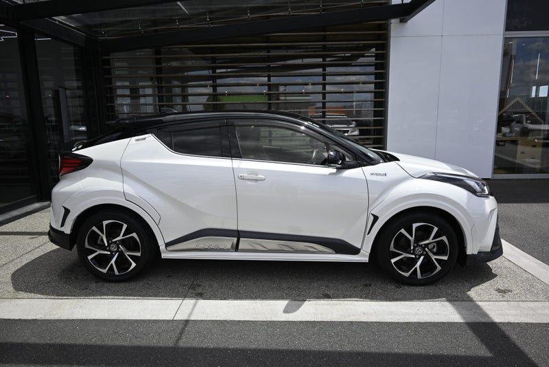 2020 Toyota C-HR 1.8 Hybrid G FWD SUV image 5