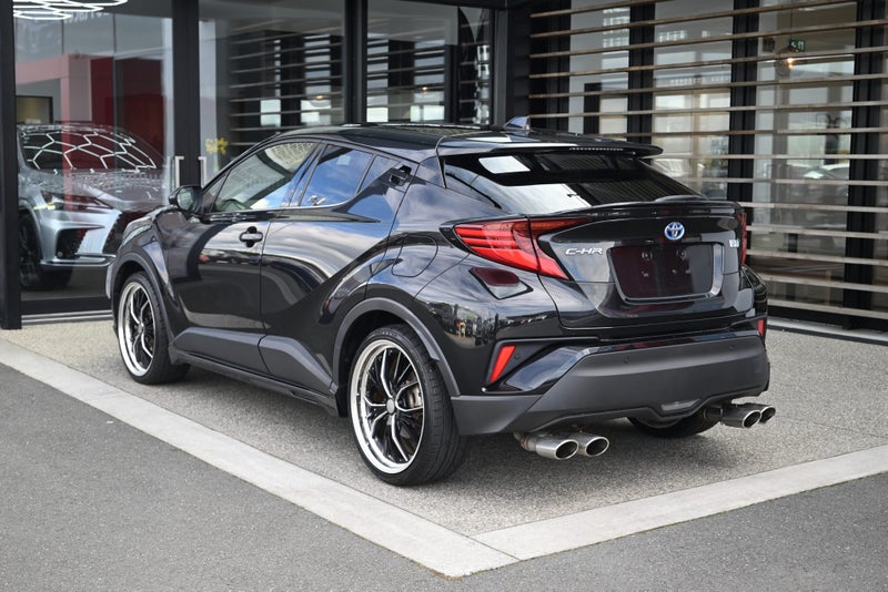 2020 Toyota C-HR 1.8 Hybrid G FWD SUV image 4