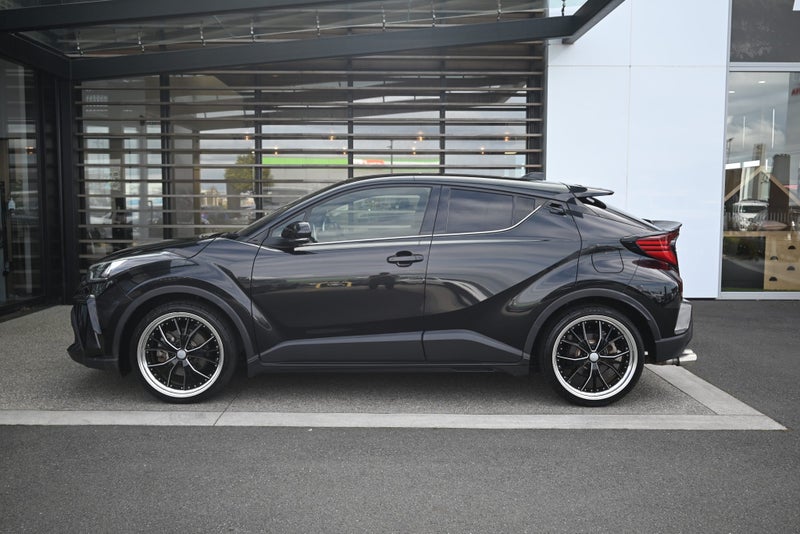 2020 Toyota C-HR 1.8 Hybrid G FWD SUV image 5