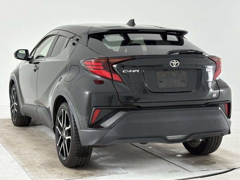 2020 Toyota C-HR 1.8 Hybrid GR Sport 5 Dr SUV C... image 4
