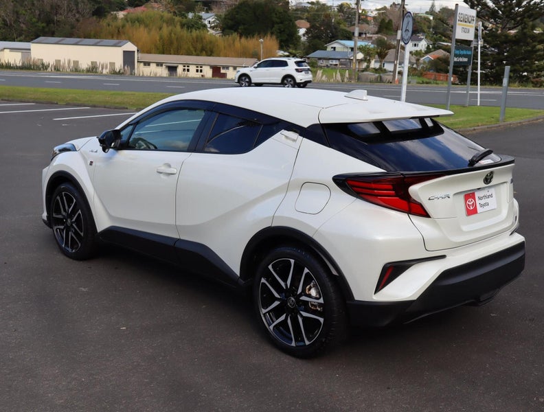 2020 Toyota C-HR 1.8 Hybrid GR Sport 5 Dr SUV C... image 4
