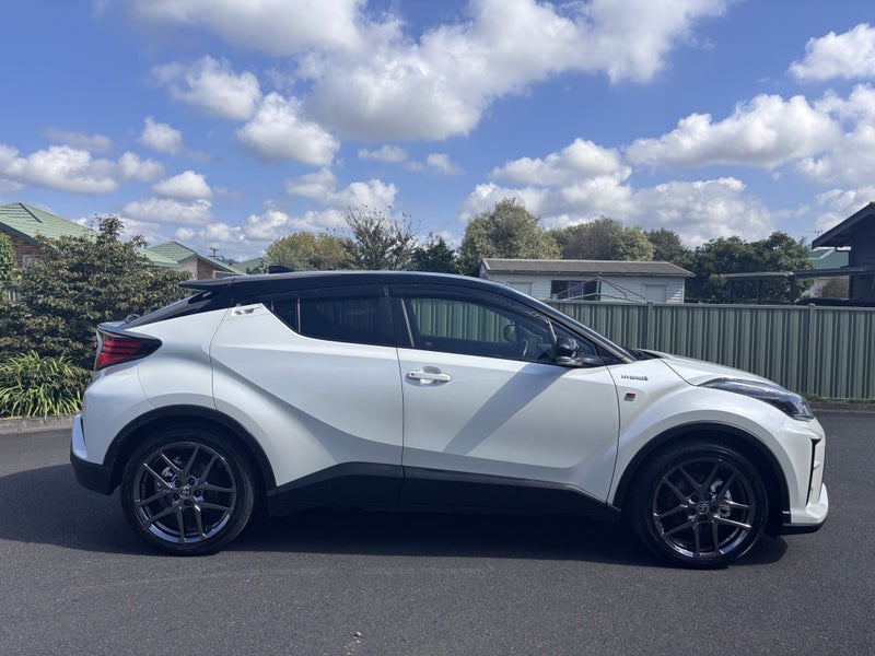 2020 Toyota C-HR 1.8 Hybrid GR Sport 5 Dr SUV C... image 2