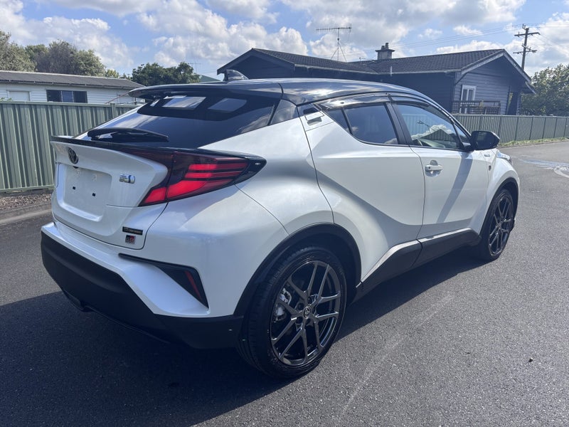 2020 Toyota C-HR 1.8 Hybrid GR Sport 5 Dr SUV C... image 3