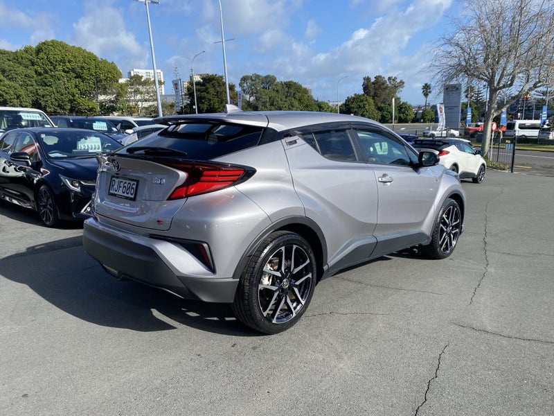 2020 Toyota C-HR 1.8 Hybrid GR Sport SUV image 2