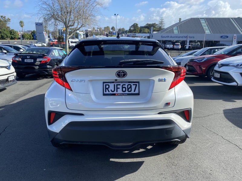 2020 Toyota C-HR 1.8 Hybrid GR Sport SUV image 4