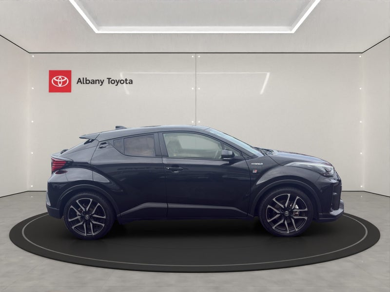 2020 Toyota C-HR 1.8 Hybrid S 5 Dr SUV CVT FWD... image 2