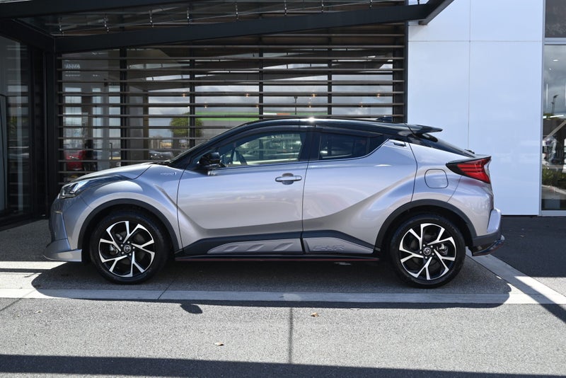 2020 Toyota C-HR 1.8 Petrol Hybrid G FWD SUV image 3