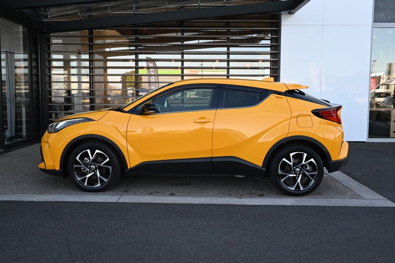 2020 Toyota C-HR 1.8 Petrol Hybrid G FWD SUV image 3