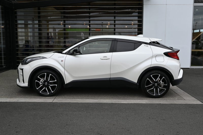 2020 Toyota C-HR 1.8 Petrol Hybrid GR Sport FWD... image 3