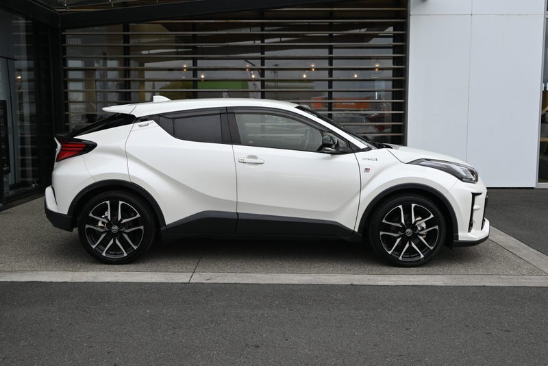 2020 Toyota C-HR 1.8 Petrol Hybrid GR Sport FWD... image 5