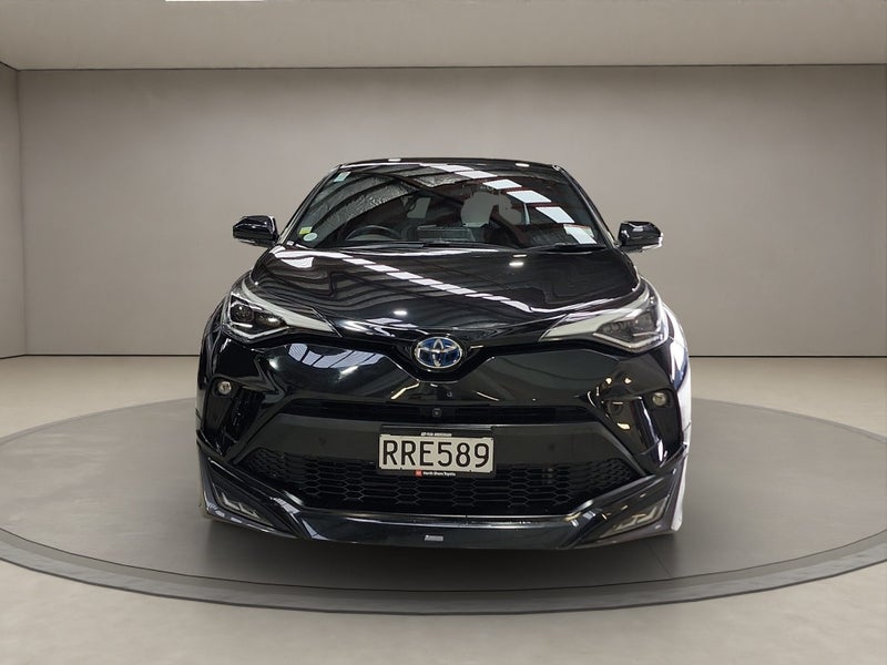 2020 Toyota C-HR 1.8L Hybrid G FWD SUV image 2