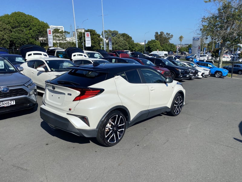 2020 Toyota C-HR 1.8P Hybrid GR Sport image 2