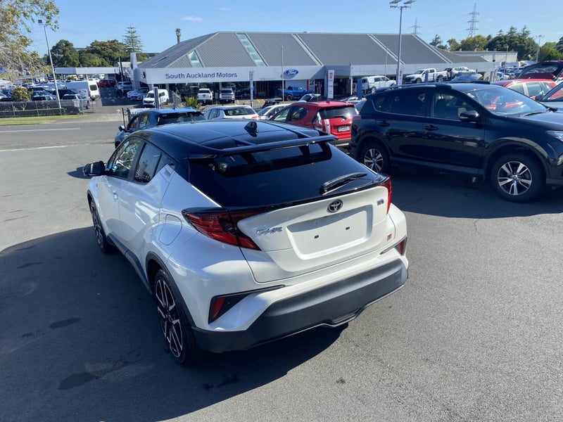 2020 Toyota C-HR 1.8P Hybrid GR Sport image 3