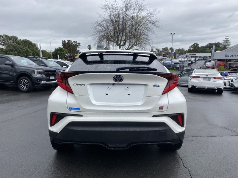 2020 Toyota C-HR 1.8P Hybrid GR Sport SUV image 3