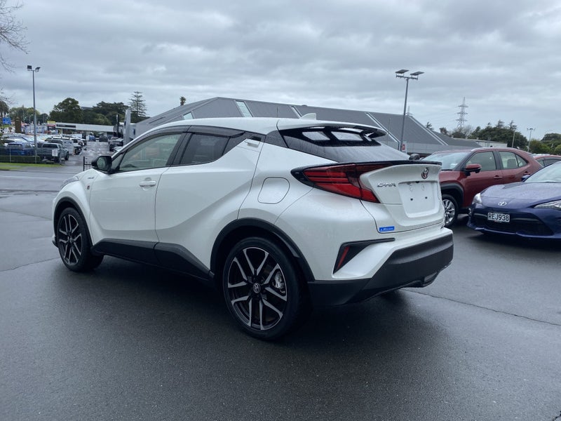 2020 Toyota C-HR 1.8P Hybrid GR Sport SUV image 4