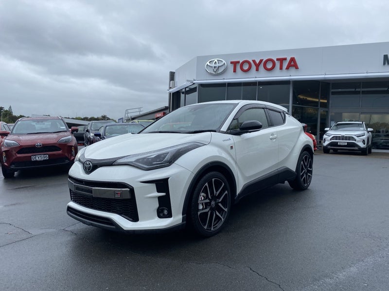 2020 Toyota C-HR 1.8P Hybrid GR Sport SUV image 5