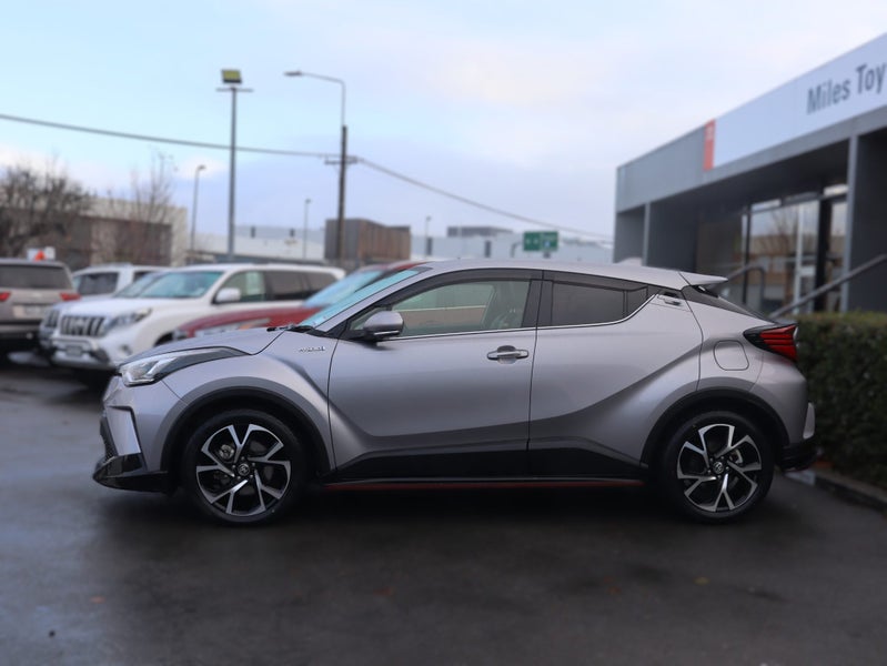 2020 Toyota C-HR G Spec HYBRID CHR, Leather image 4