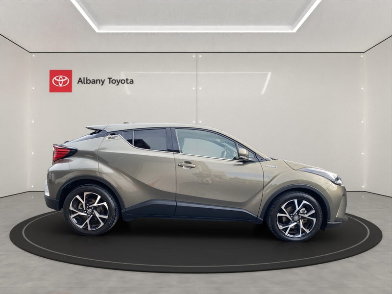 2020 Toyota C-HR Hybrid G Spec image 2