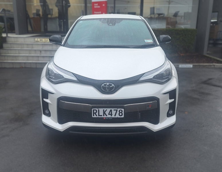 2020 Toyota C-HR Hybrid GR Sport image 2