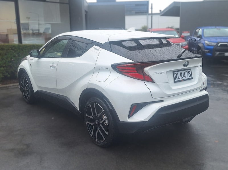 2020 Toyota C-HR Hybrid GR Sport image 5