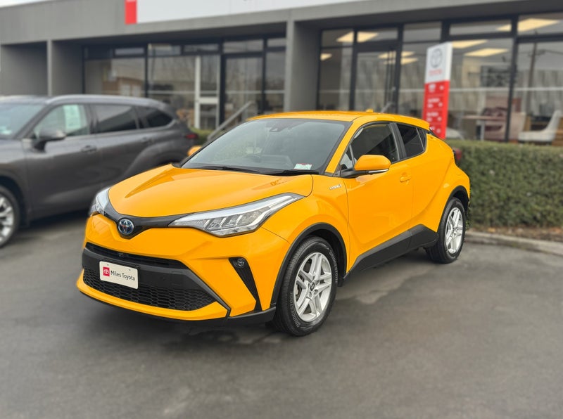 2020 Toyota C-HR HYBRID S, Push Start image 3