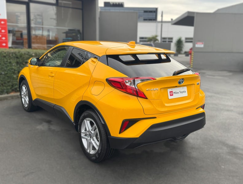 2020 Toyota C-HR HYBRID S, Push Start image 5